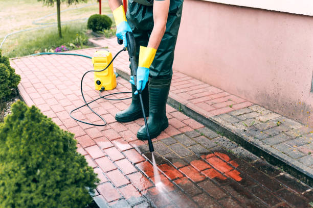 Best Garage Pressure Washing  in El Valle De Arroyo Seco, NM